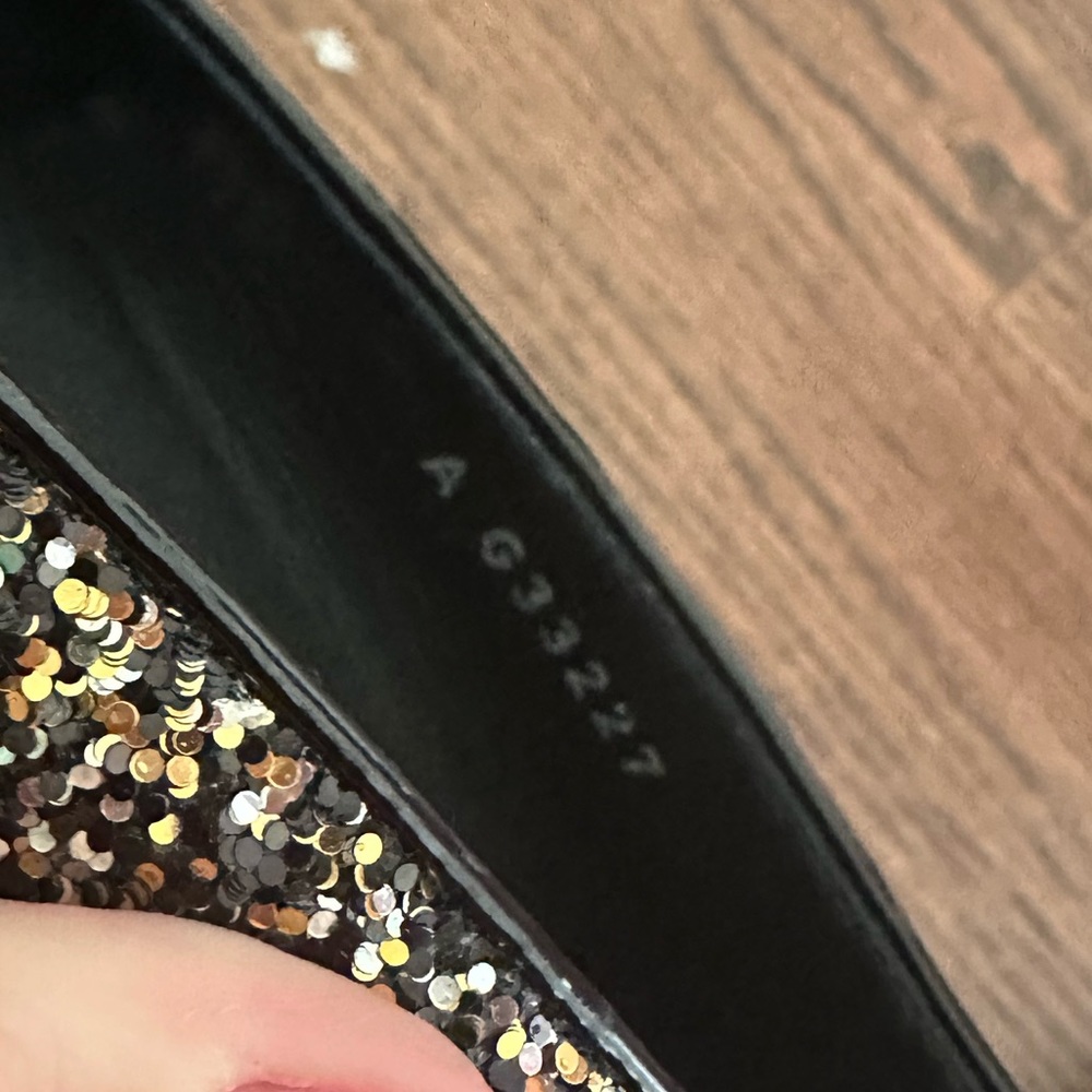 Chanel - Black and Gold Patent Flat - Picture 2 of 5